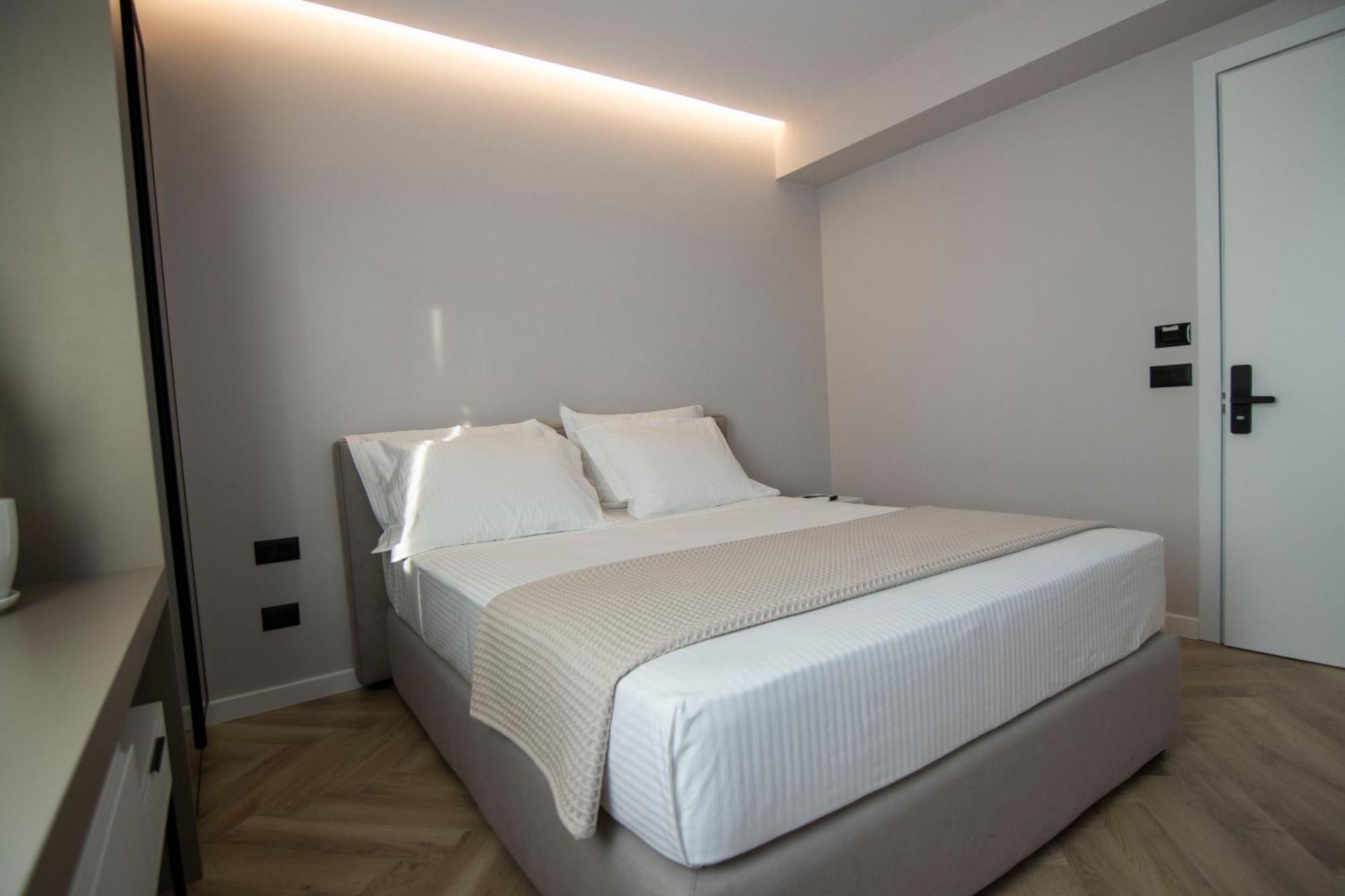 טיראנה Mina Luxury Rooms מראה חיצוני תמונה