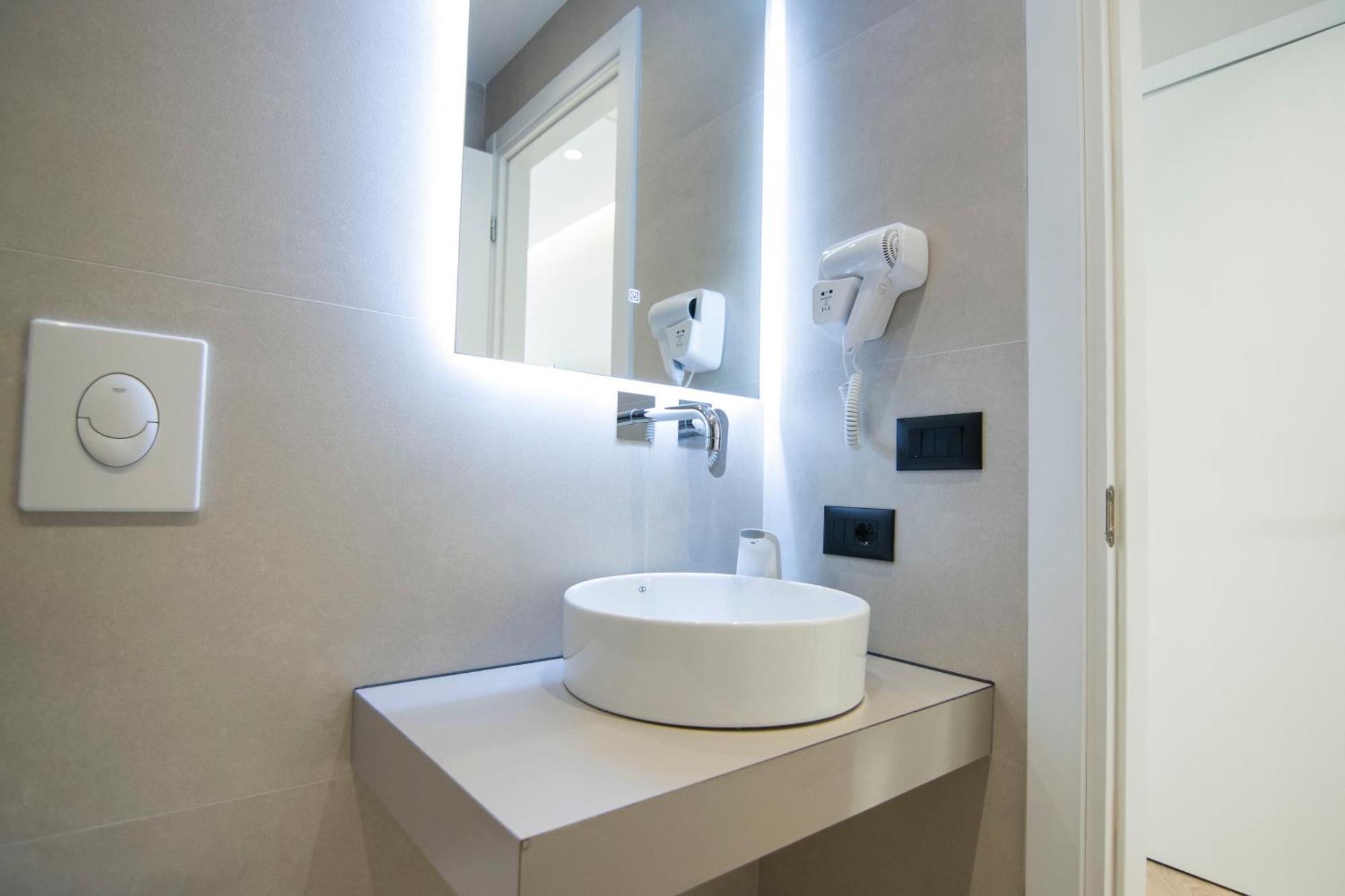טיראנה Mina Luxury Rooms מראה חיצוני תמונה